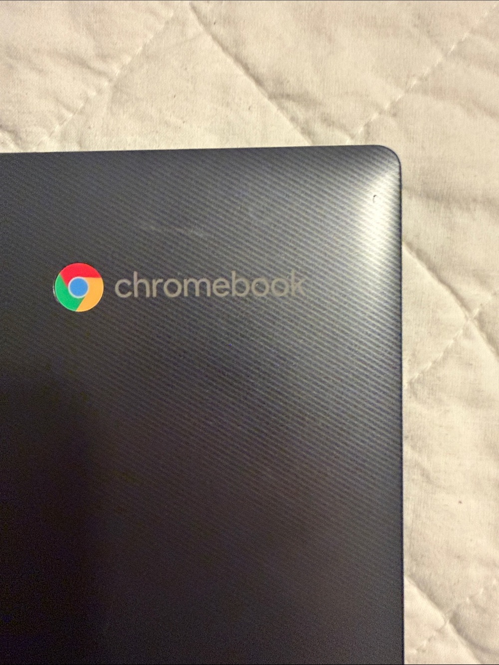 Lenovo Ideapad 3 Chromebook - Black - Picture 4 of 16